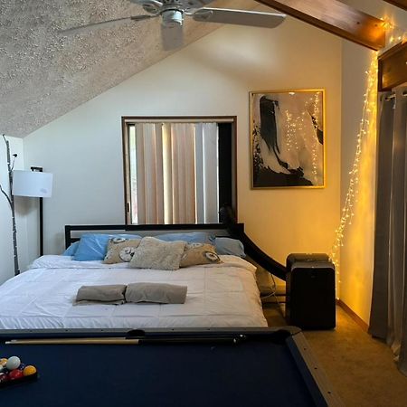Ambiance - King Bed Cabin, Jetted-Tub & Fireplace Tobyhanna 外观 照片