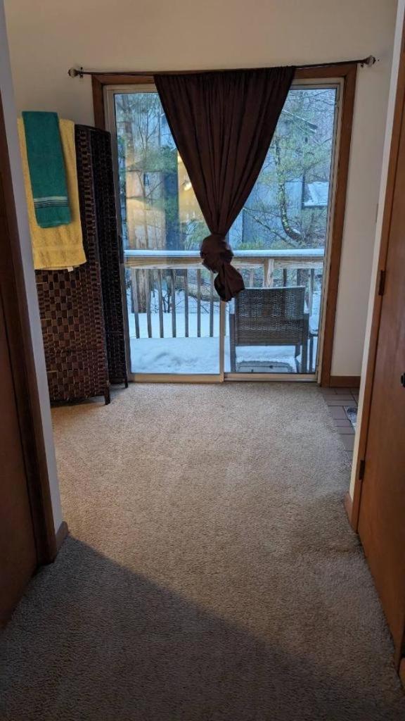 Ambiance - King Bed Cabin, Jetted-Tub & Fireplace Tobyhanna 外观 照片