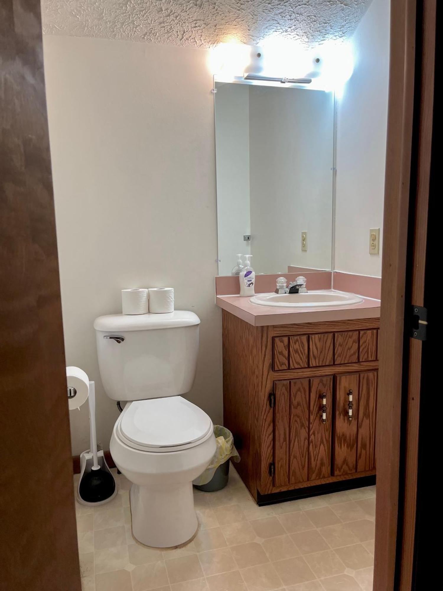 Ambiance - King Bed Cabin, Jetted-Tub & Fireplace Tobyhanna 外观 照片