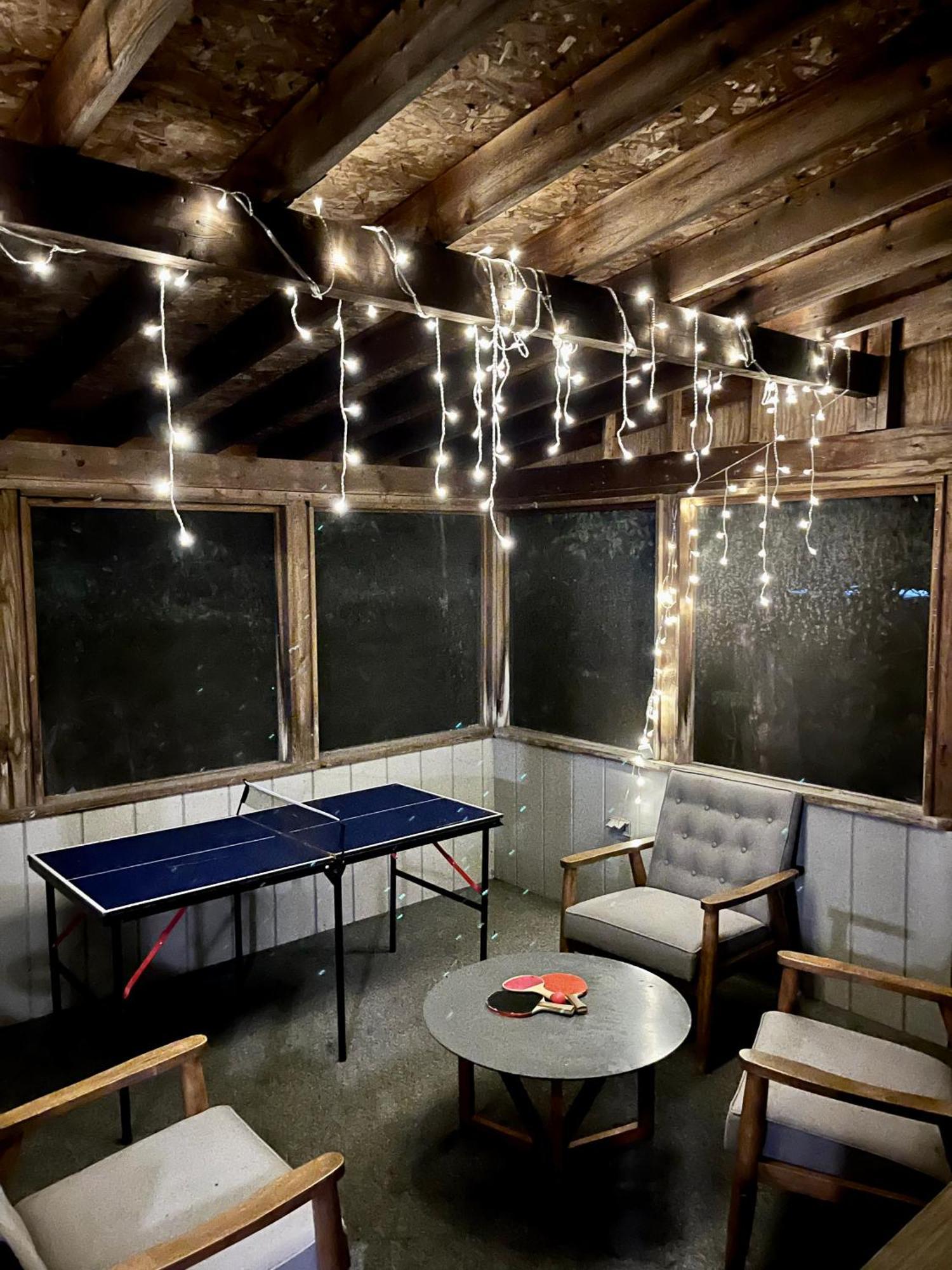 Ambiance - King Bed Cabin, Jetted-Tub & Fireplace Tobyhanna 外观 照片