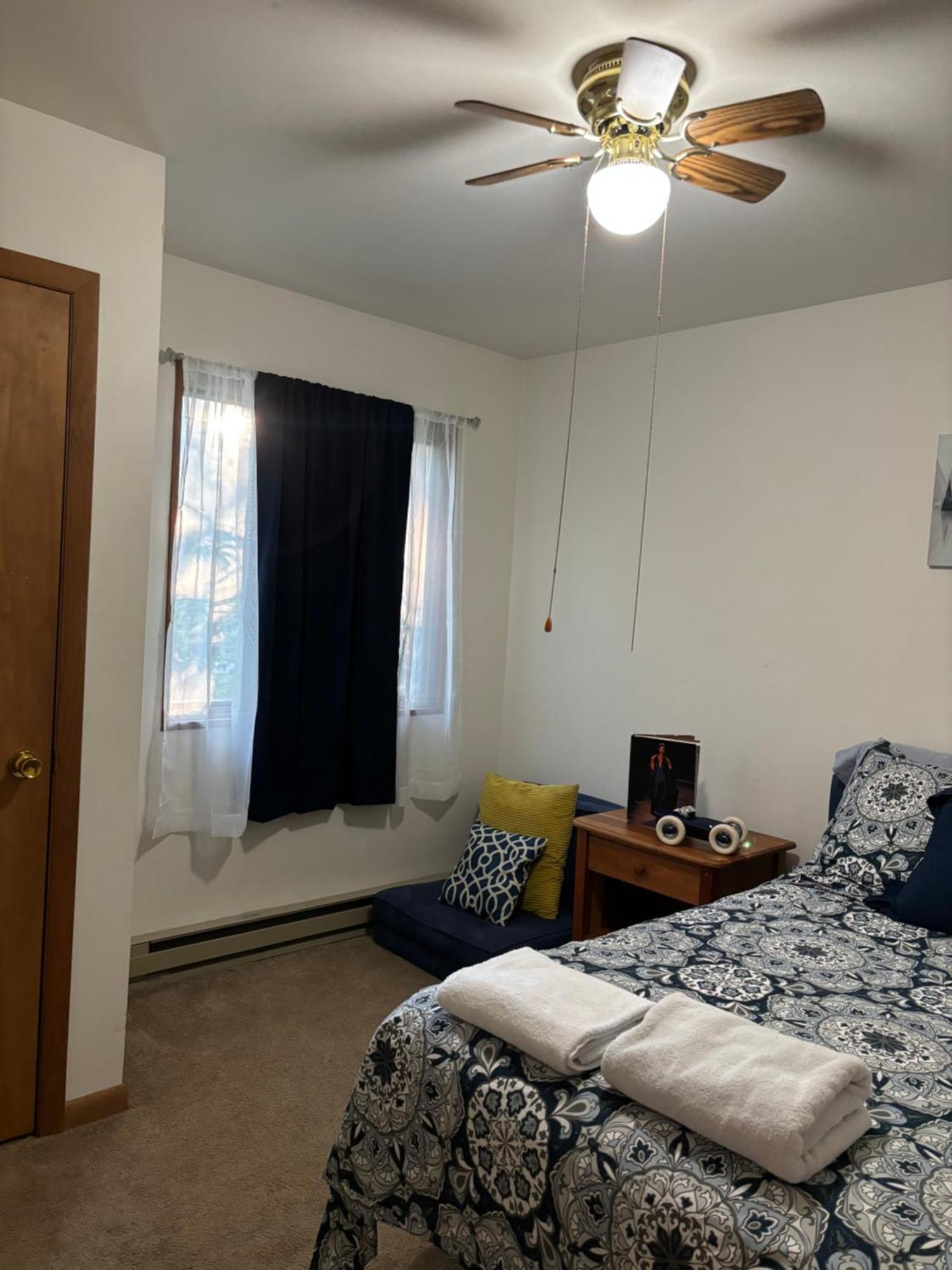 Ambiance - King Bed Cabin, Jetted-Tub & Fireplace Tobyhanna 外观 照片