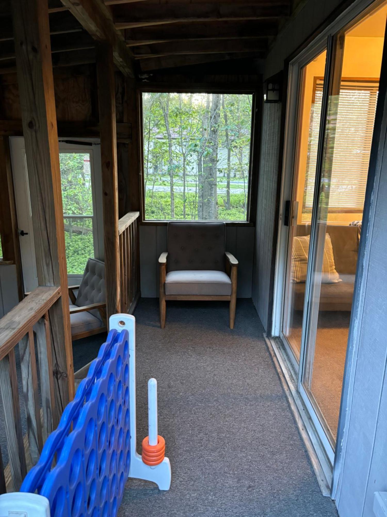 Ambiance - King Bed Cabin, Jetted-Tub & Fireplace Tobyhanna 外观 照片